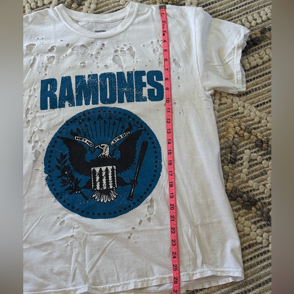 Ramones Distressed Graphic Band Tee - Picture 6 of 6